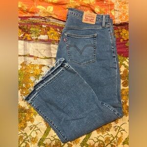 Levi's Blue Denim Jeans- wedgie style, ankle length